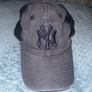 Official MLB distressed Yankees baseball cap